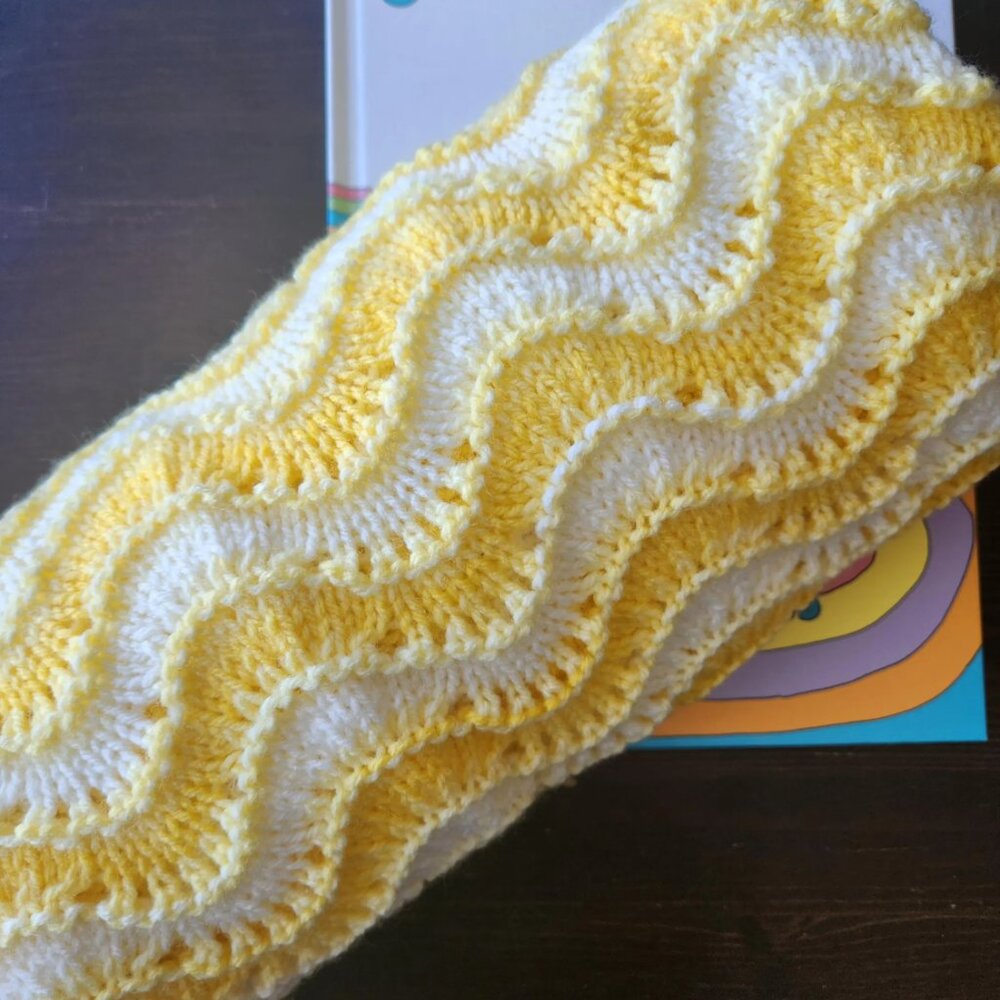 Hand Knit Blanket - Yellow Ripple - Picture 3 of 6